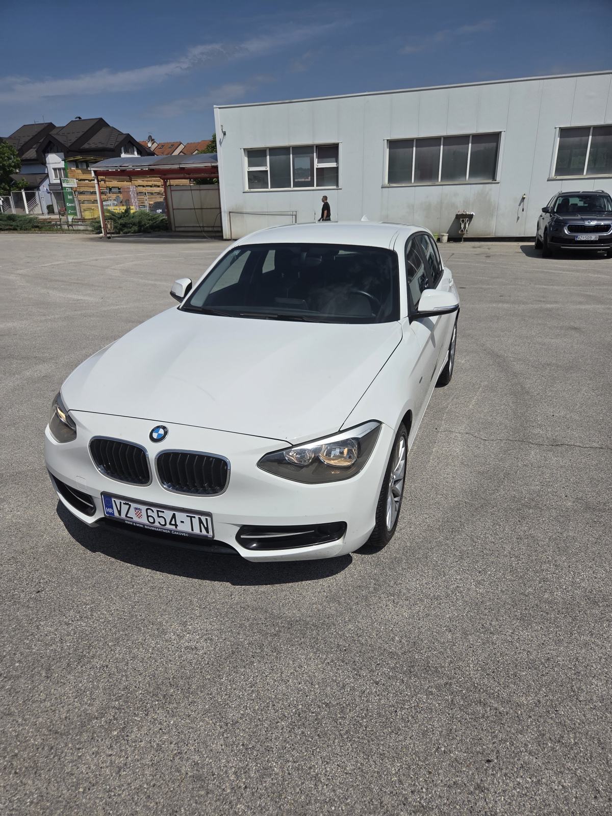 BMW Serija 1 114i – uredno vozilo, redovito održavano, fotografija 2