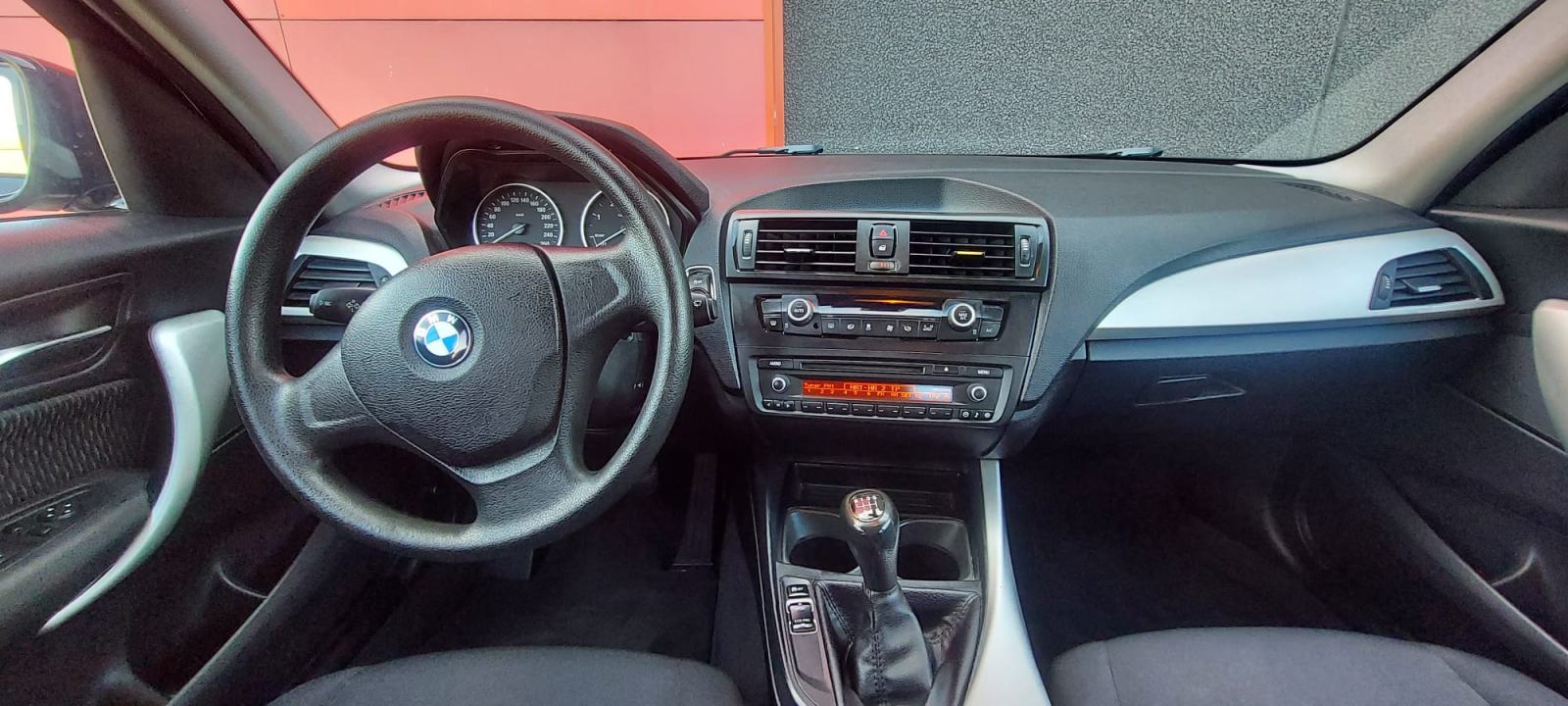 BMW serija 1 116d , 2013g 236000 km, fotografija 12