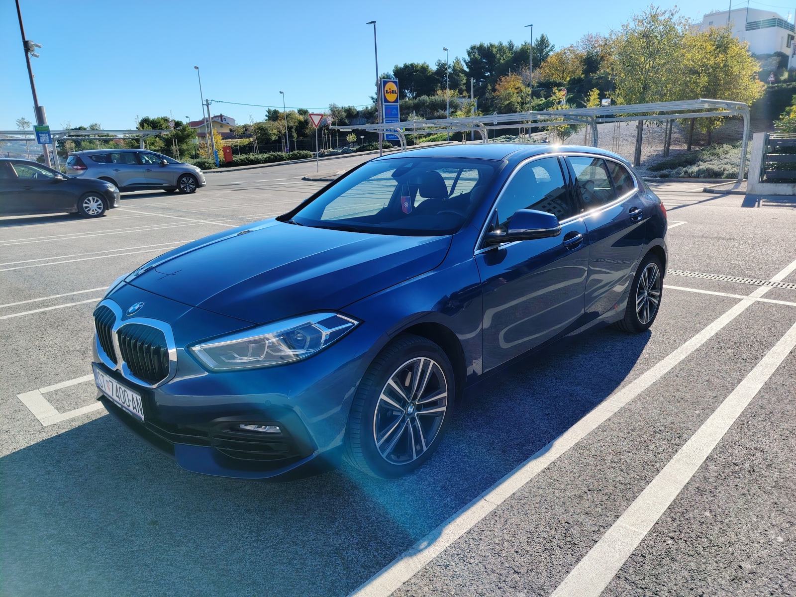 BMW serija 1 116d automatik, KOMPLET zimske i ljetne, reg godinu dana, pogled izvana - slika 1