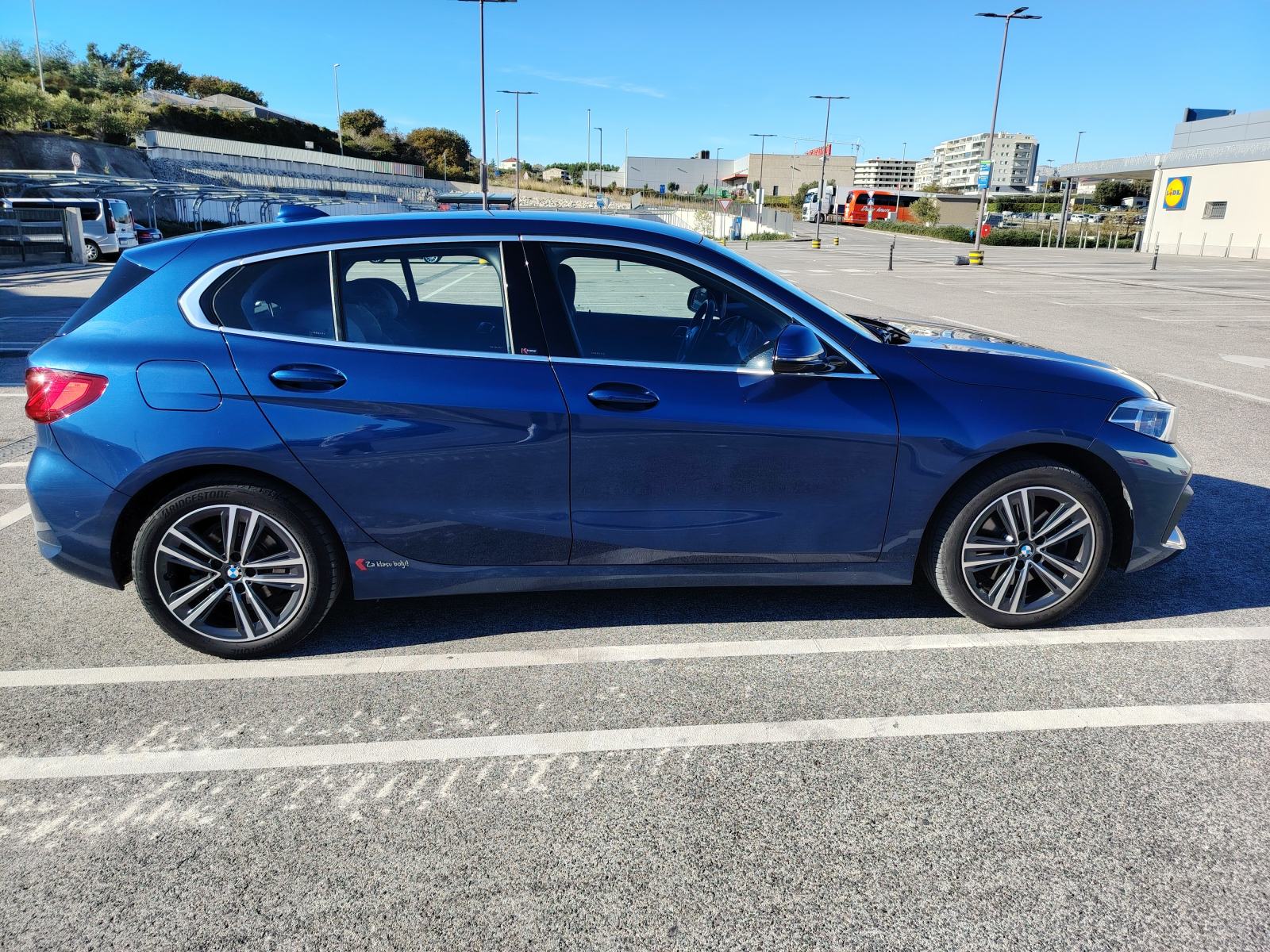 BMW serija 1 116d automatik, KOMPLET zimske i ljetne, reg godinu dana, pogled izvana - slika 3