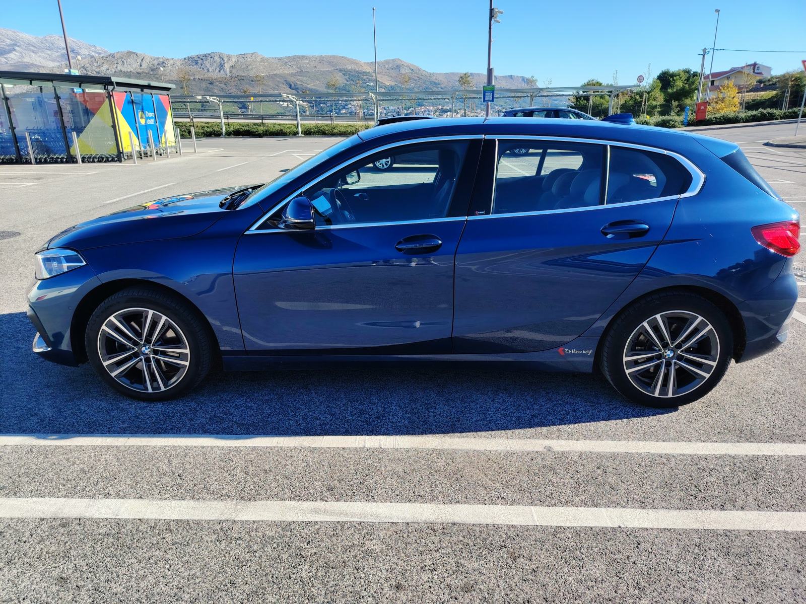 BMW serija 1 116d automatik, KOMPLET zimske i ljetne, reg godinu dana, fotografija 6