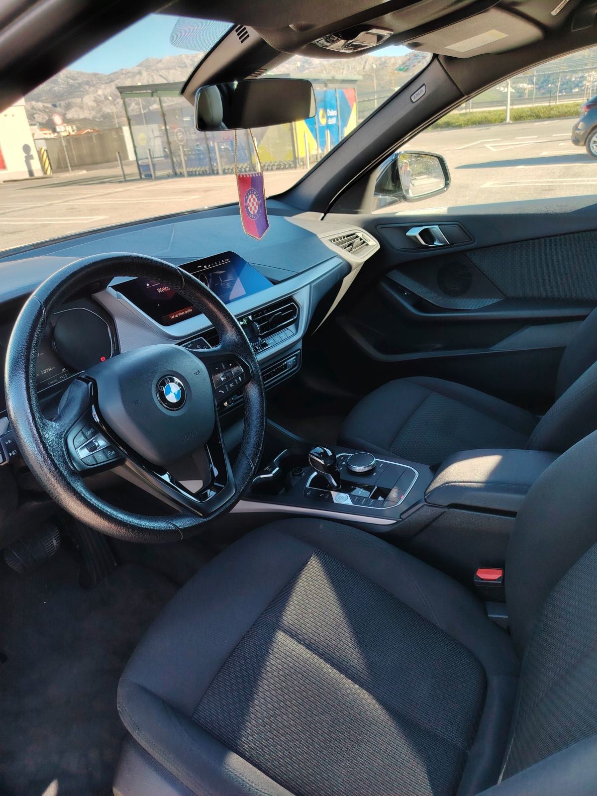 BMW serija 1 116d automatik, KOMPLET zimske i ljetne, reg godinu dana, fotografija 9