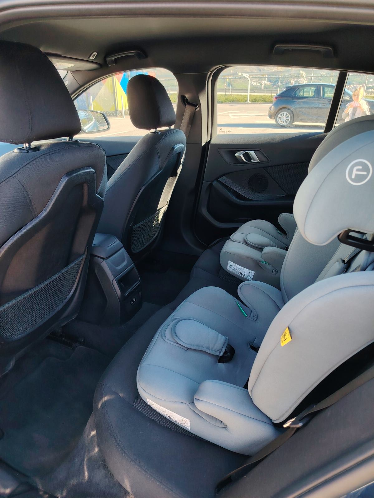 BMW serija 1 116d automatik, KOMPLET zimske i ljetne, reg godinu dana, fotografija 11
