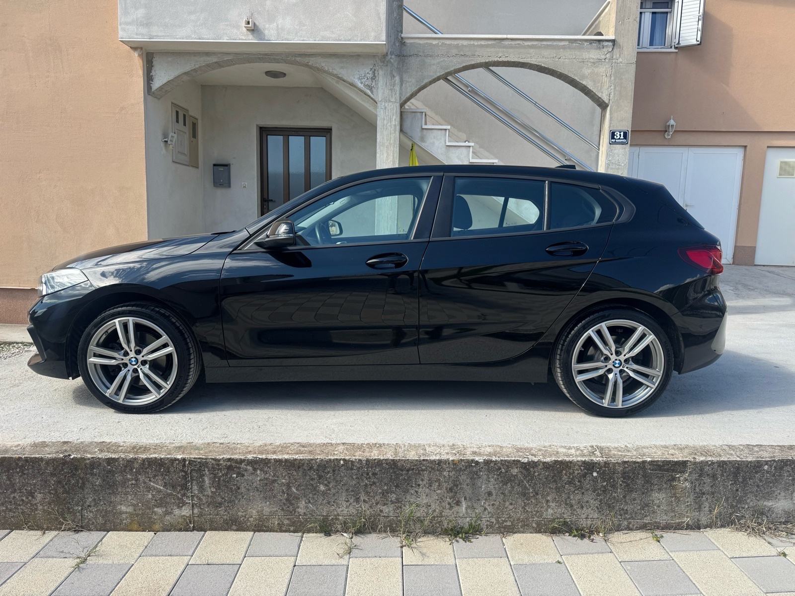 BMW serija 1 116d automatik, fotografija 2