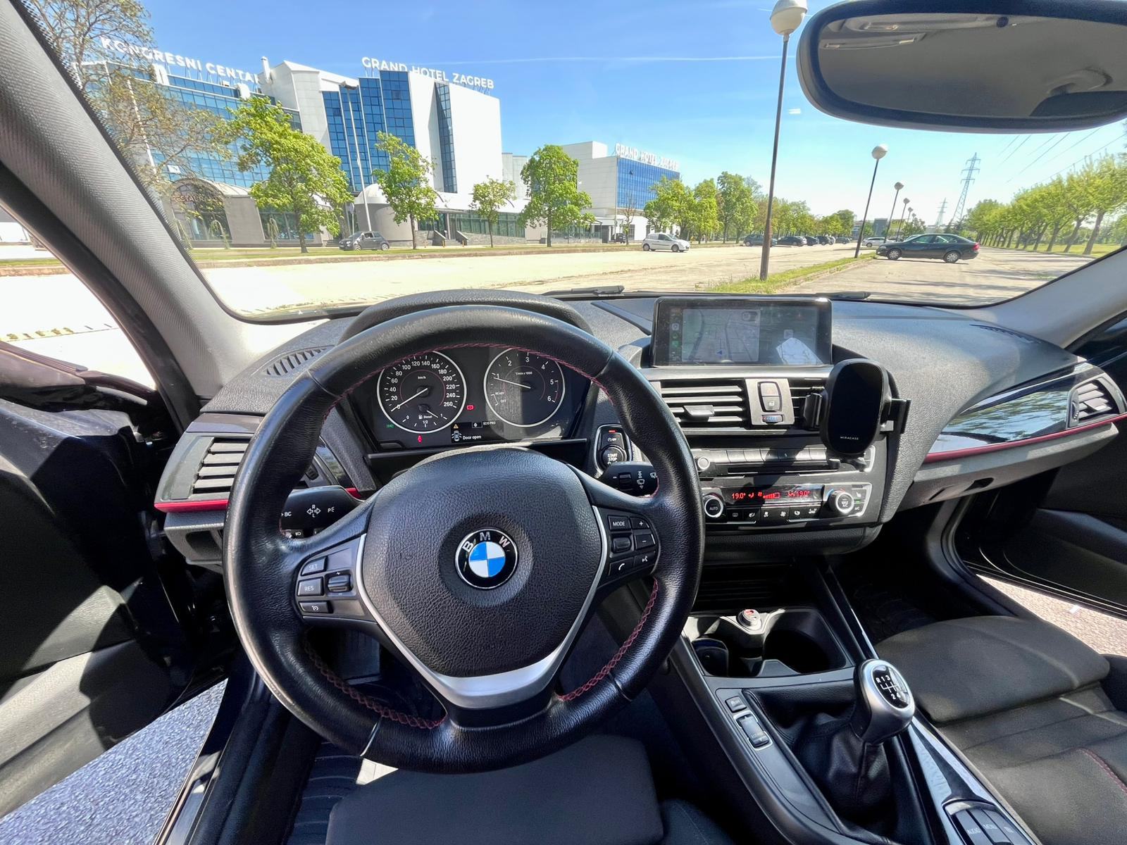 HITNO BMW serija 1 116d Efficient Dynamics Sport Line, fotografija 3