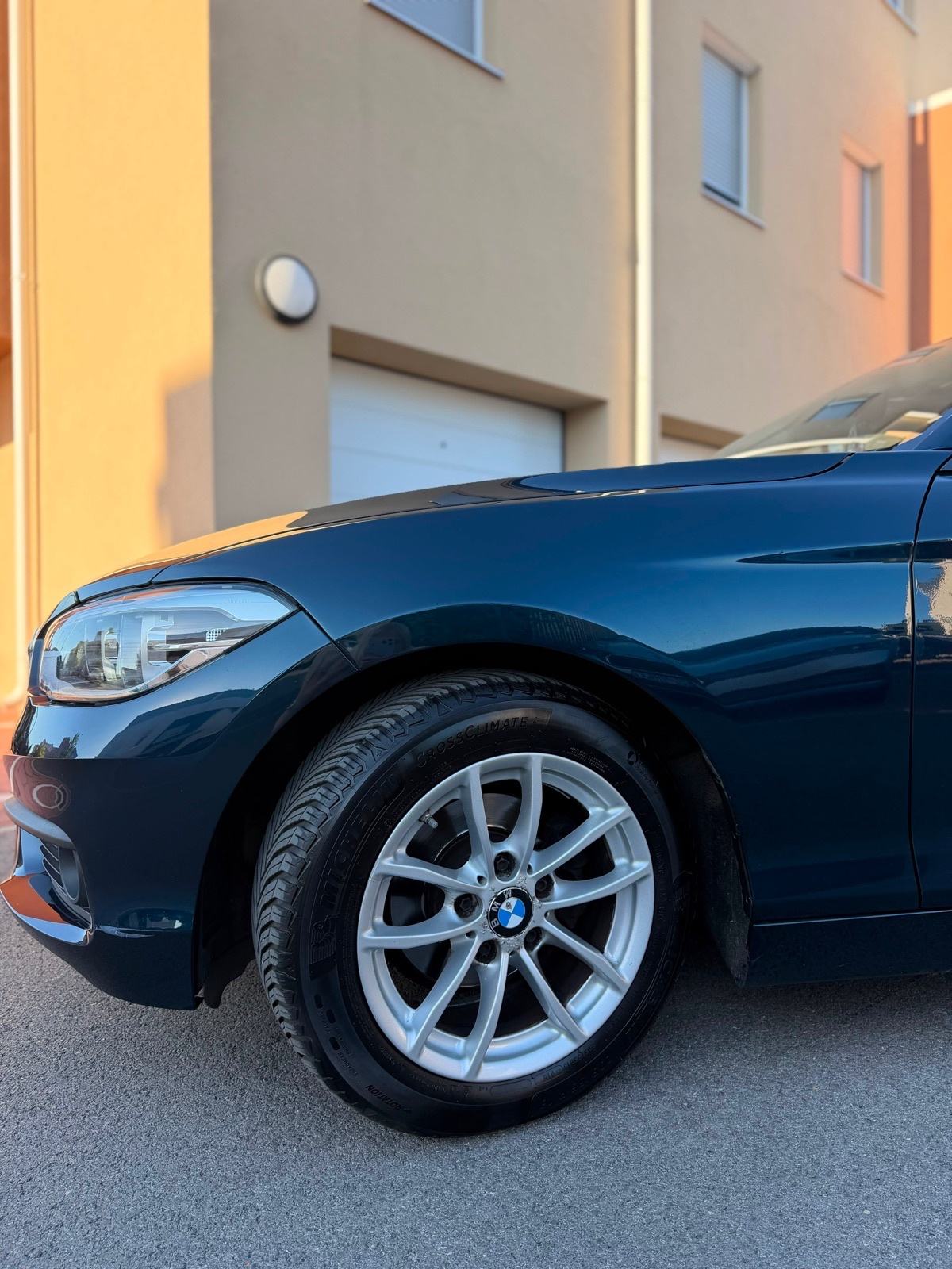 BMW serija 1 116d LED, KOŽA, NAVIGACIJA, REG. 1/2027., fotografija 15