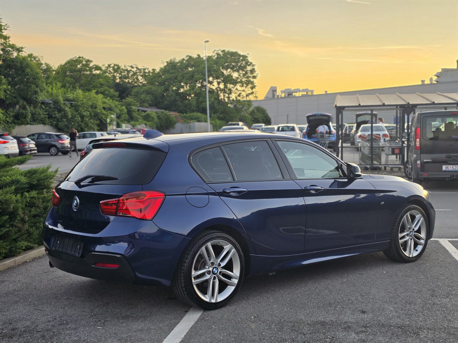 BMW serija 1 116d M paket JAMSTVO 12 MJ NAVI ALU 18 PDC, fotografija 6