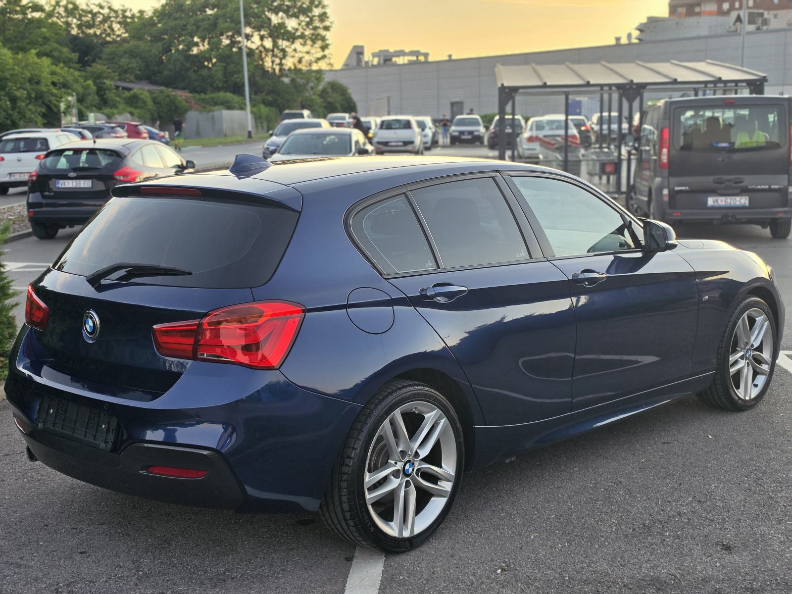 BMW serija 1 116d M paket JAMSTVO 12 MJ NAVI ALU 18 PDC, fotografija 9