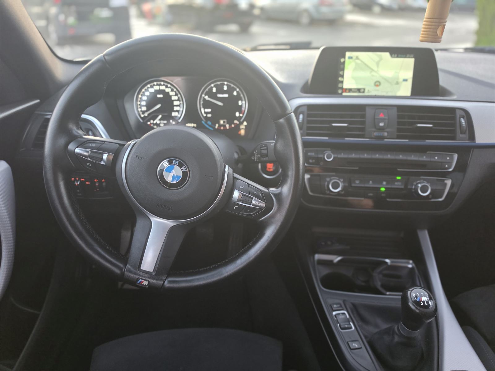 BMW serija 1 116d M paket JAMSTVO 12 MJ NAVI ALU 18 PDC, fotografija 16