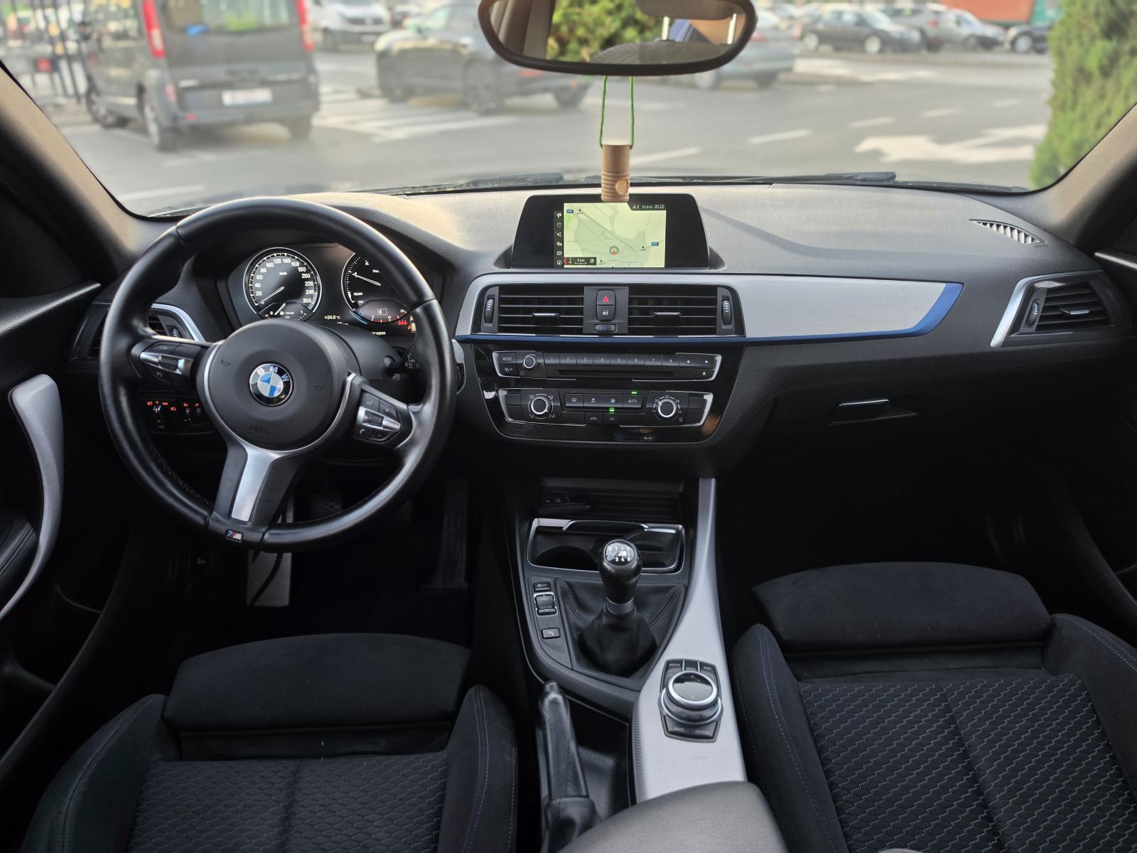 BMW serija 1 116d M paket JAMSTVO 12 MJ NAVI ALU 18 PDC, fotografija 14