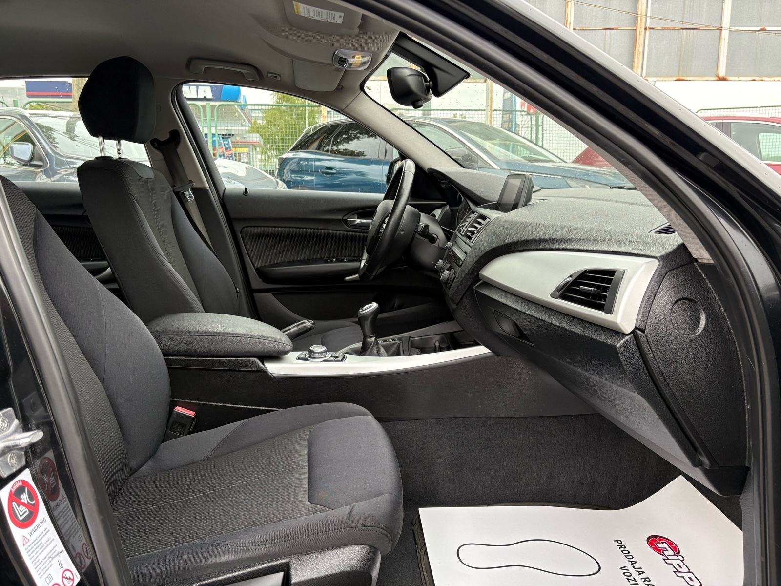 BMW serija 1 116d NAVI - KLIMA - SERVIS - AUTOKREDIT, fotografija 20