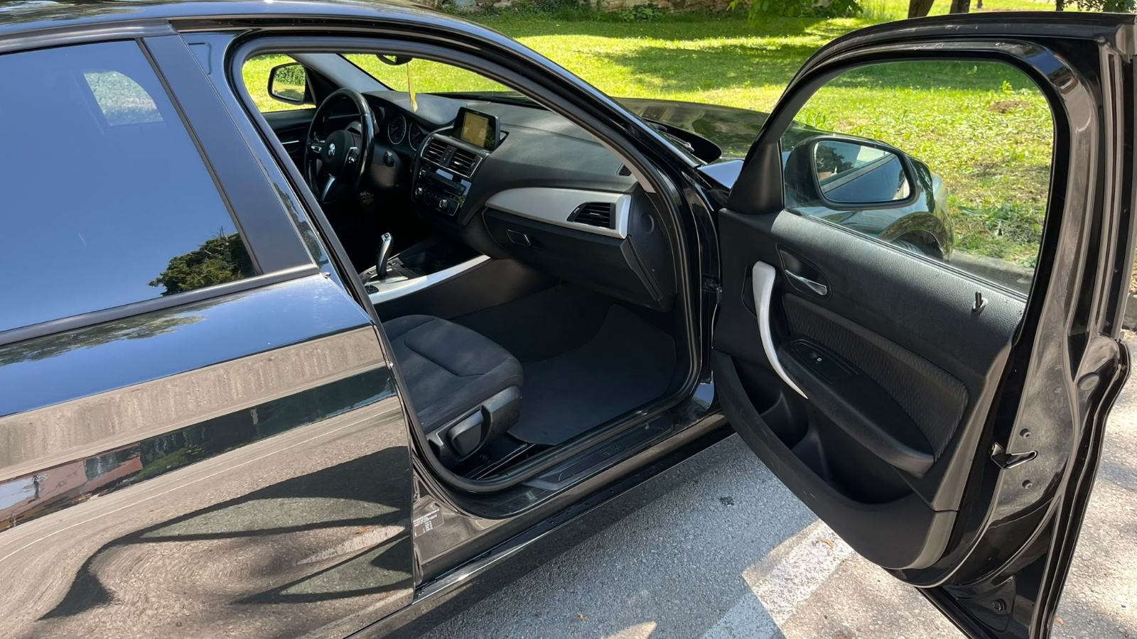 BMW serija 1 116d Redizajn . Automatik . Odličan. Reg 10/26, fotografija 20
