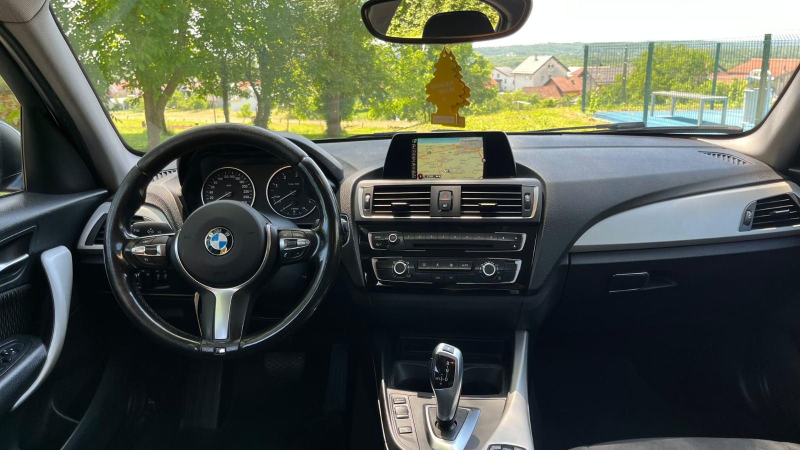 BMW serija 1 116d Redizajn . Automatik . Odličan. Reg 10/26, fotografija 16