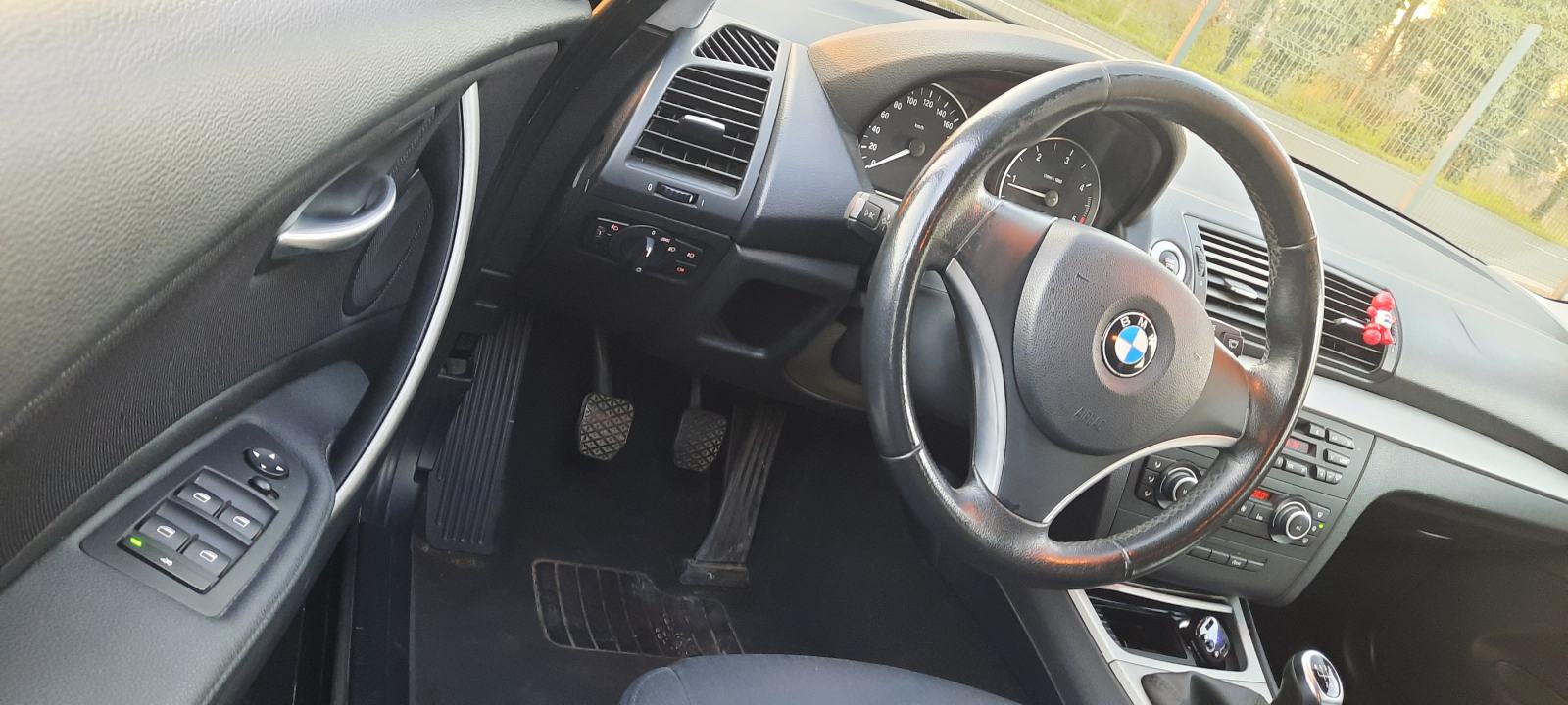 BMW serija 1 116d- SERVISIRAN, ODLIČAN, fotografija 13