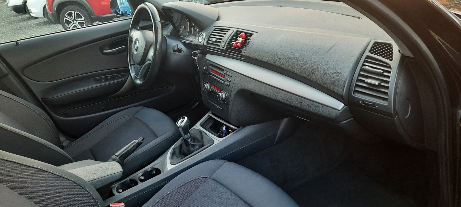 BMW serija 1 116d- SERVISIRAN, ODLIČAN, fotografija 14