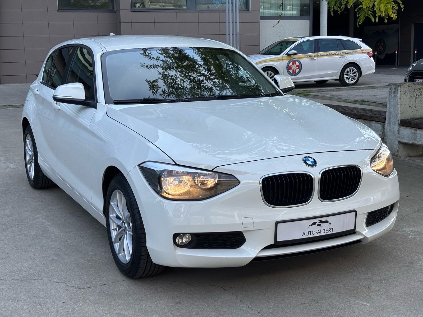 BMW serija 1 116d, TEMPOMAT, NAVI., PDC, SERVISNA, KREDIT JAMSTVO ✅️, fotografija 3