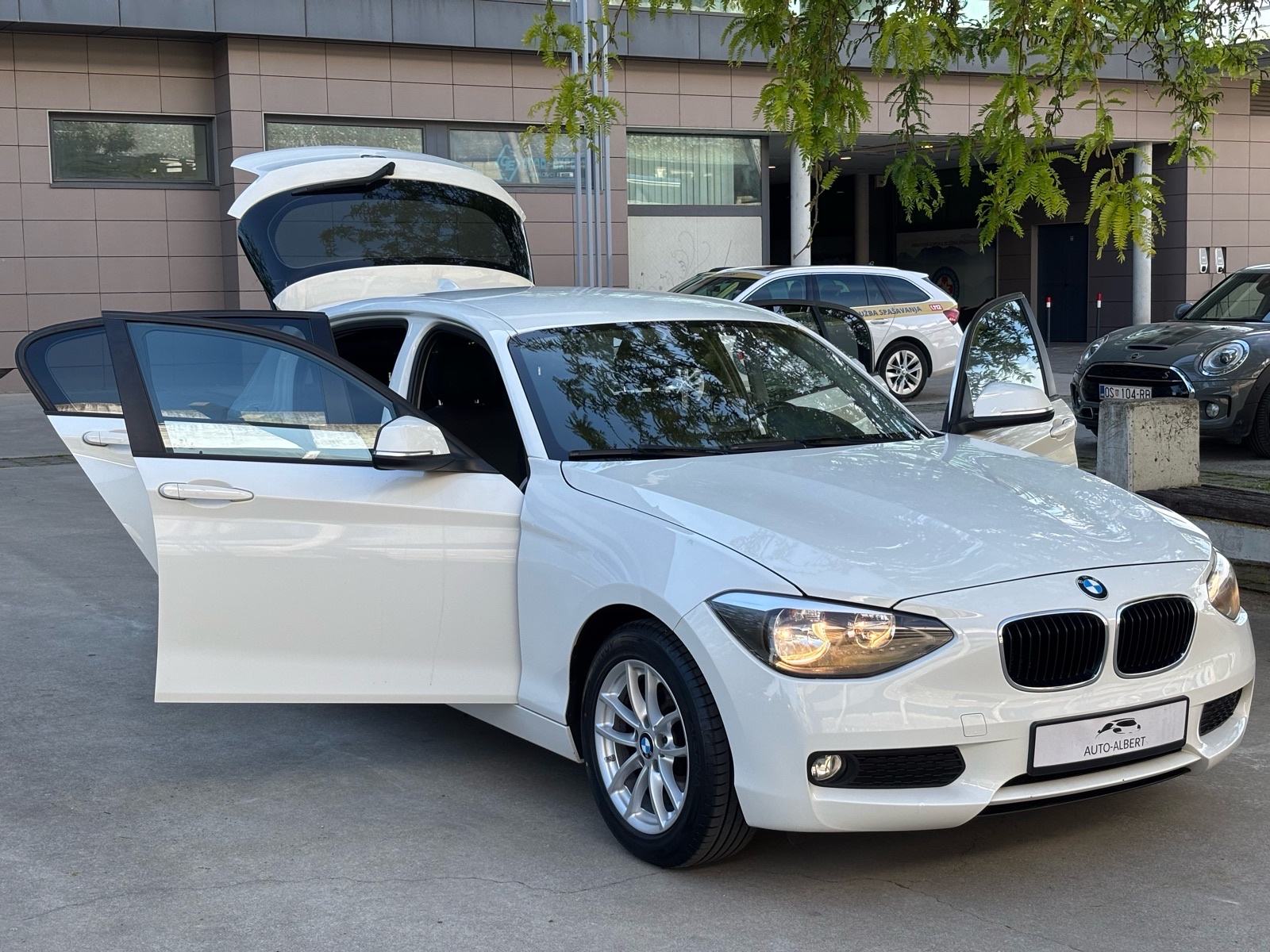 BMW serija 1 116d, TEMPOMAT, NAVI., PDC, SERVISNA, KREDIT JAMSTVO ✅️, fotografija 9