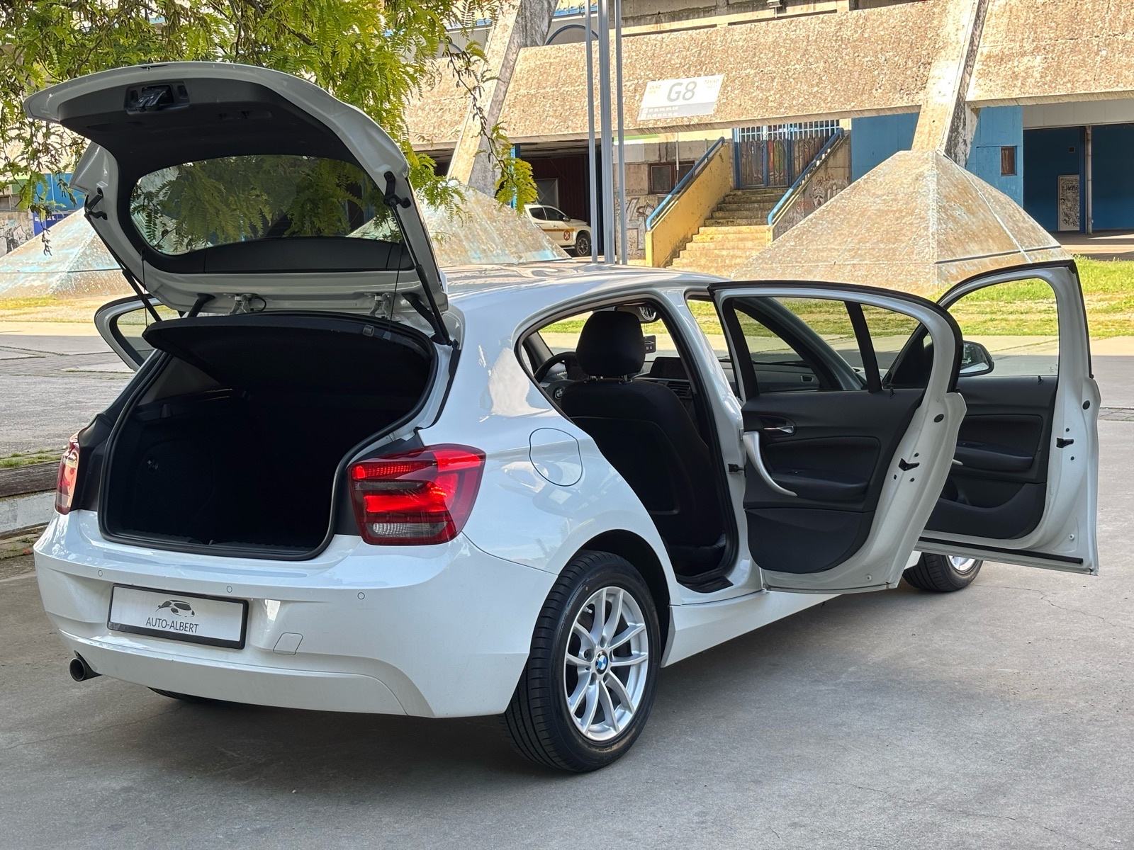BMW serija 1 116d, TEMPOMAT, NAVI., PDC, SERVISNA, KREDIT JAMSTVO ✅️, fotografija 10