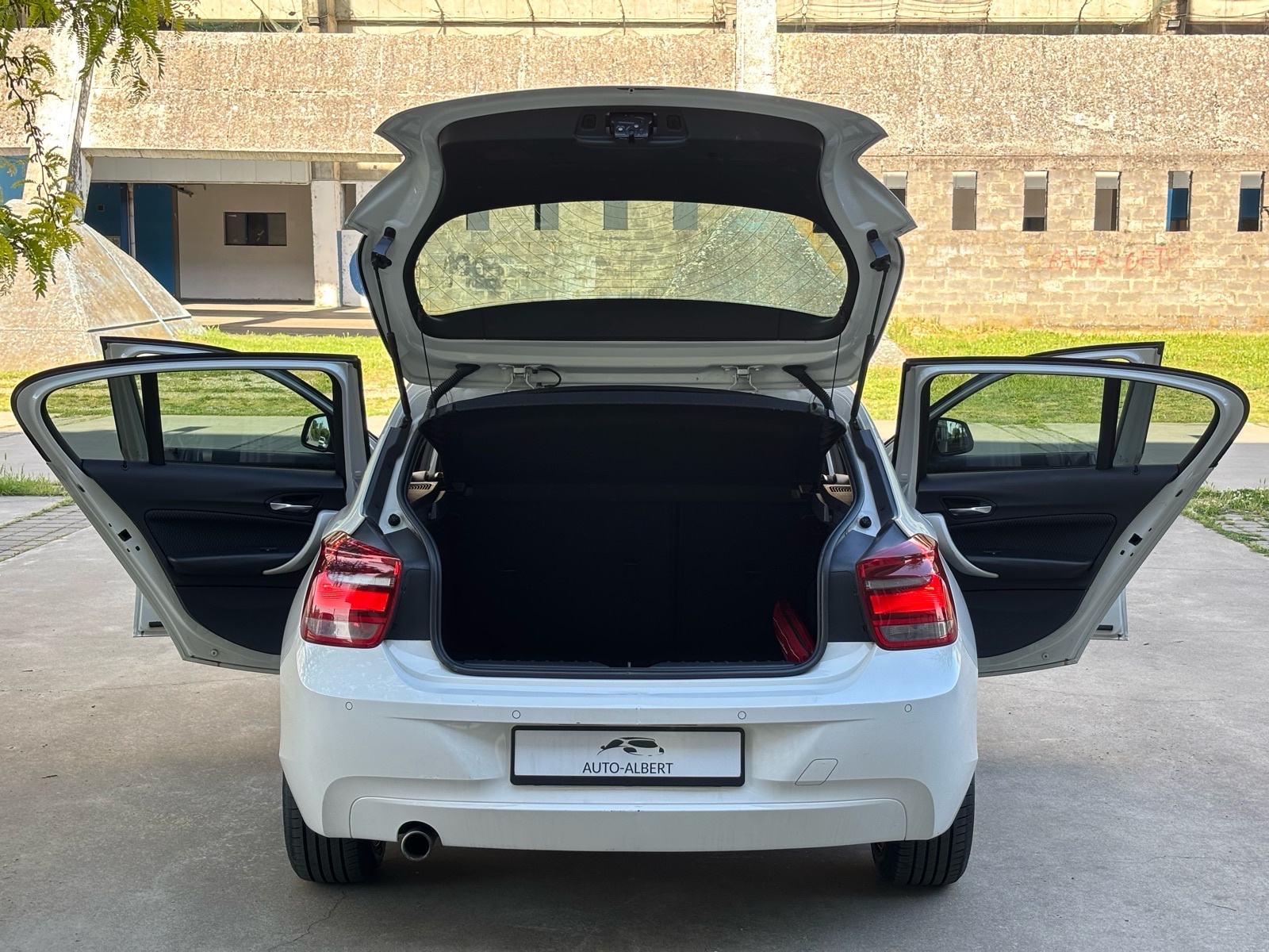 BMW serija 1 116d, TEMPOMAT, NAVI., PDC, SERVISNA, KREDIT JAMSTVO ✅️, fotografija 11