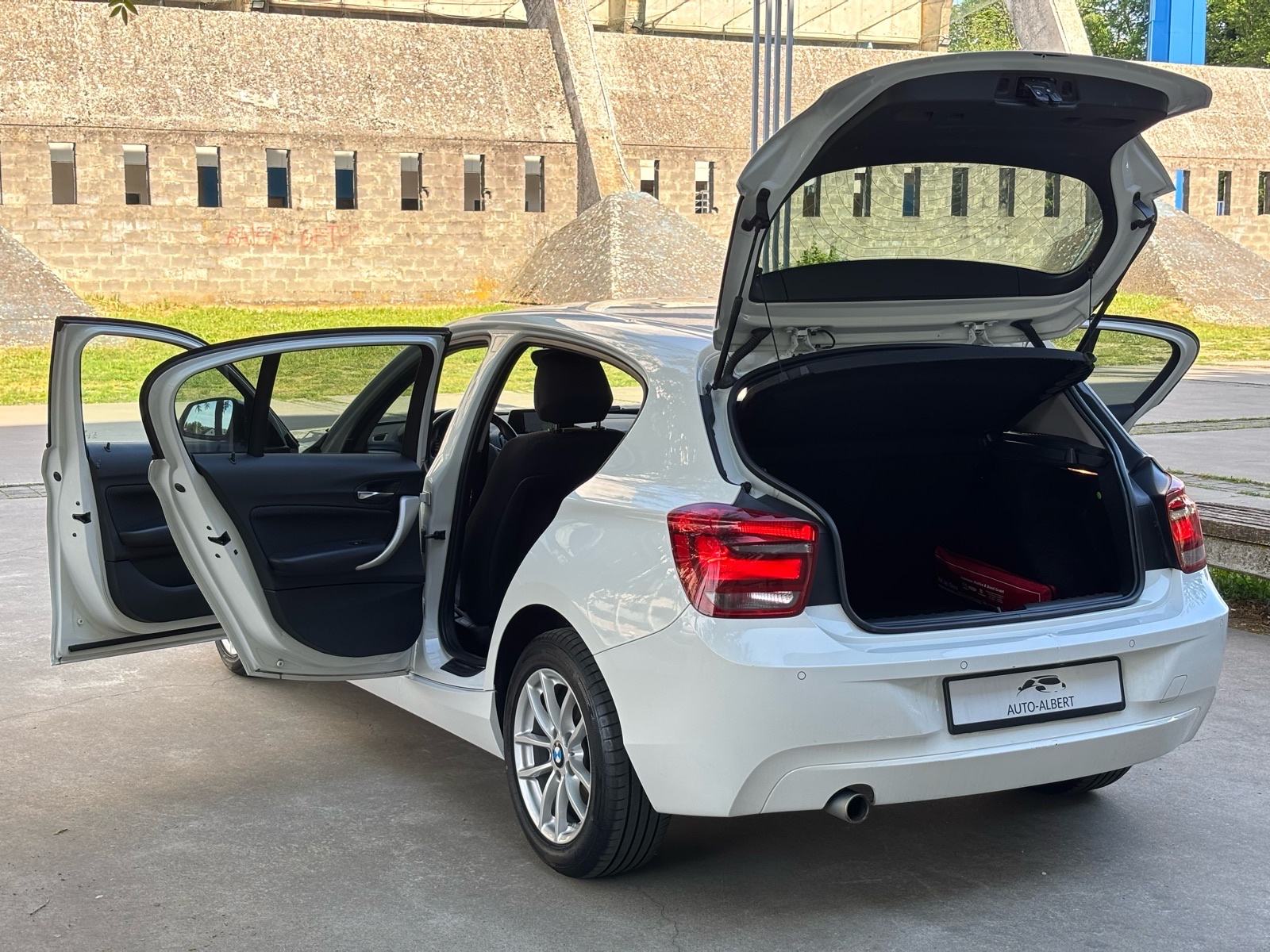 BMW serija 1 116d, TEMPOMAT, NAVI., PDC, SERVISNA, KREDIT JAMSTVO ✅️, fotografija 12