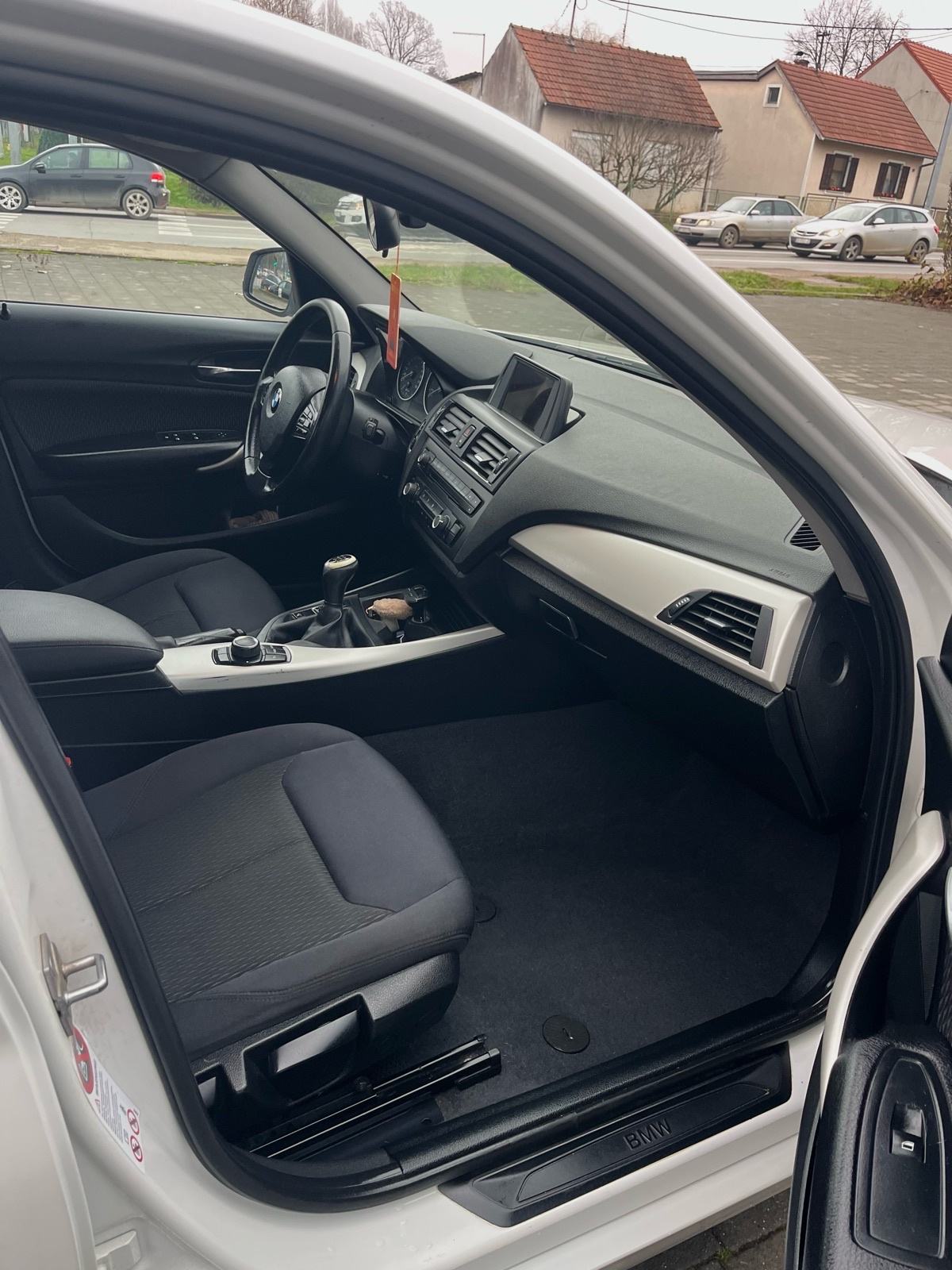 BMW serija 1 116d {REG.05.mj 2027g}“””ATRAKTIVAN””” zamjena/kartice…, fotografija 15