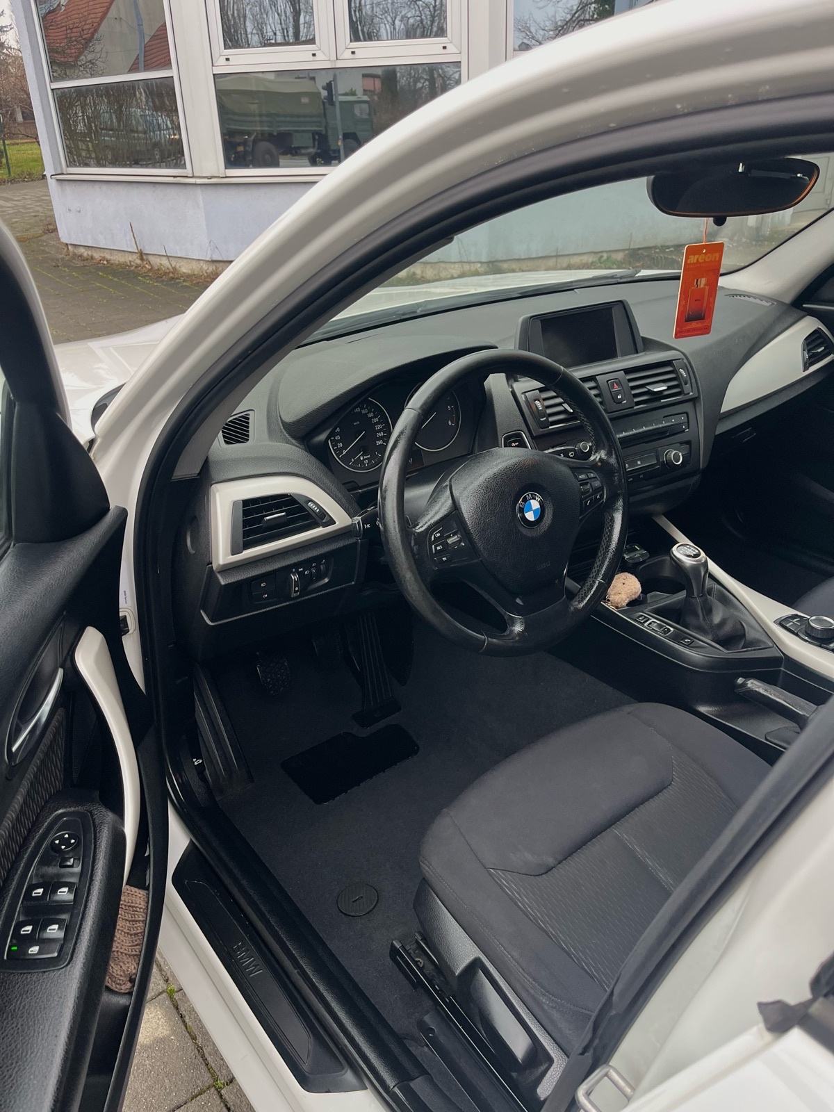 BMW serija 1 116d {REG.05.mj 2027g}“””ATRAKTIVAN””” zamjena/kartice…, fotografija 19