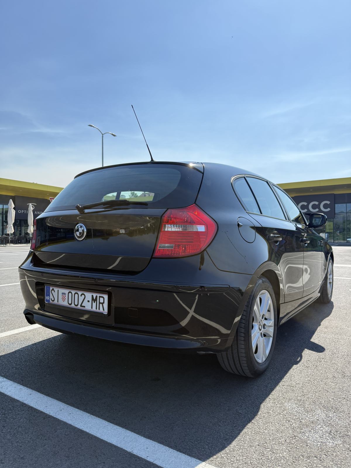BMW serija 1 116d, fotografija 12
