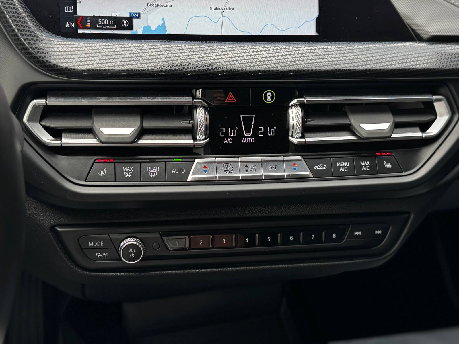 BMW serija 1 116d Sport Line *JAMSTVO*LED*NAVI*SPORT*, fotografija 17