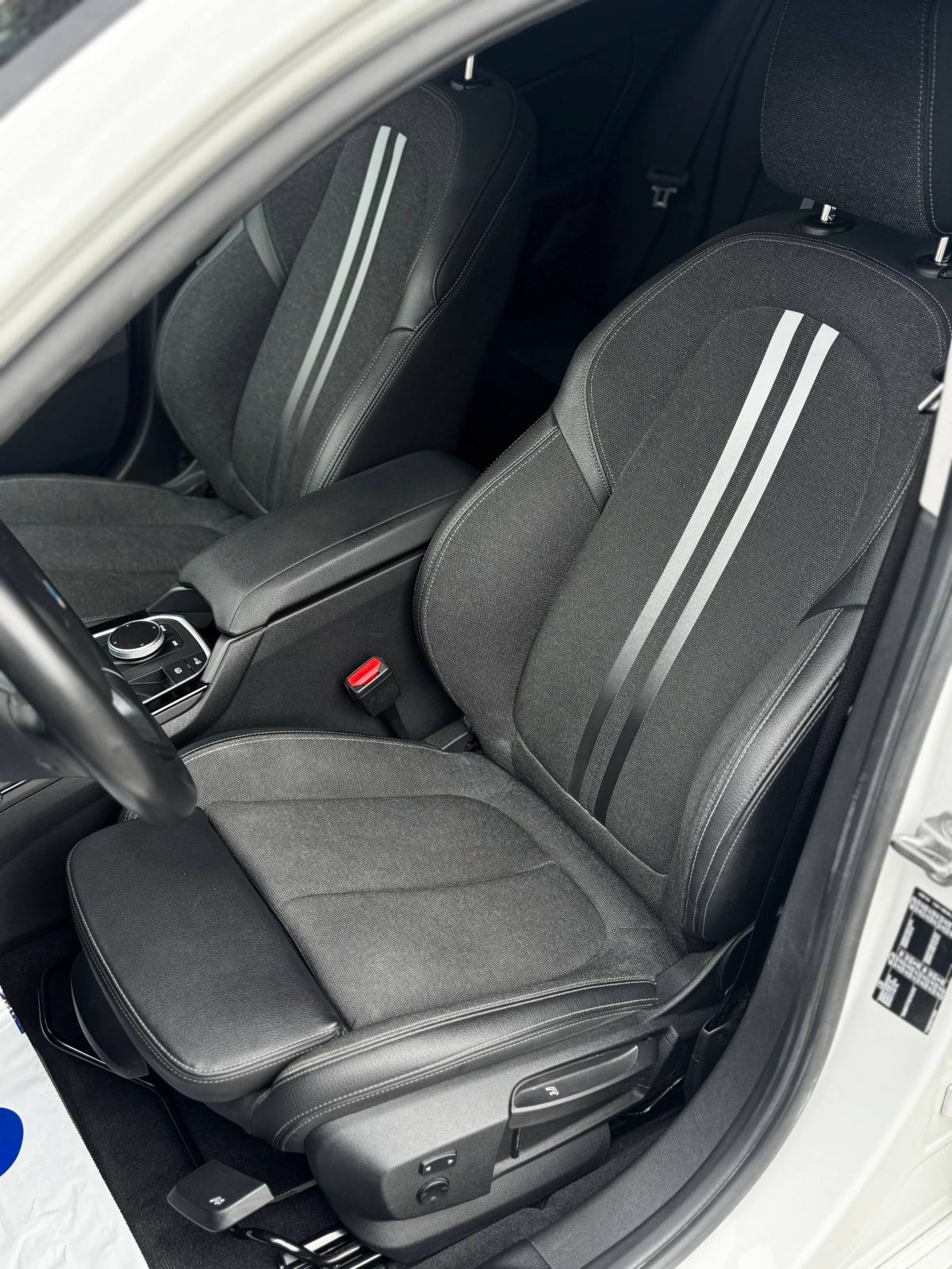 BMW serija 1 116d Sport Line *JAMSTVO*LED*NAVI*SPORT*, fotografija 9