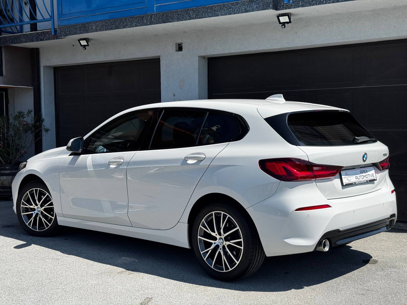 BMW serija 1 116d Sport Line *JAMSTVO*LED*NAVI*SPORT*, fotografija 6