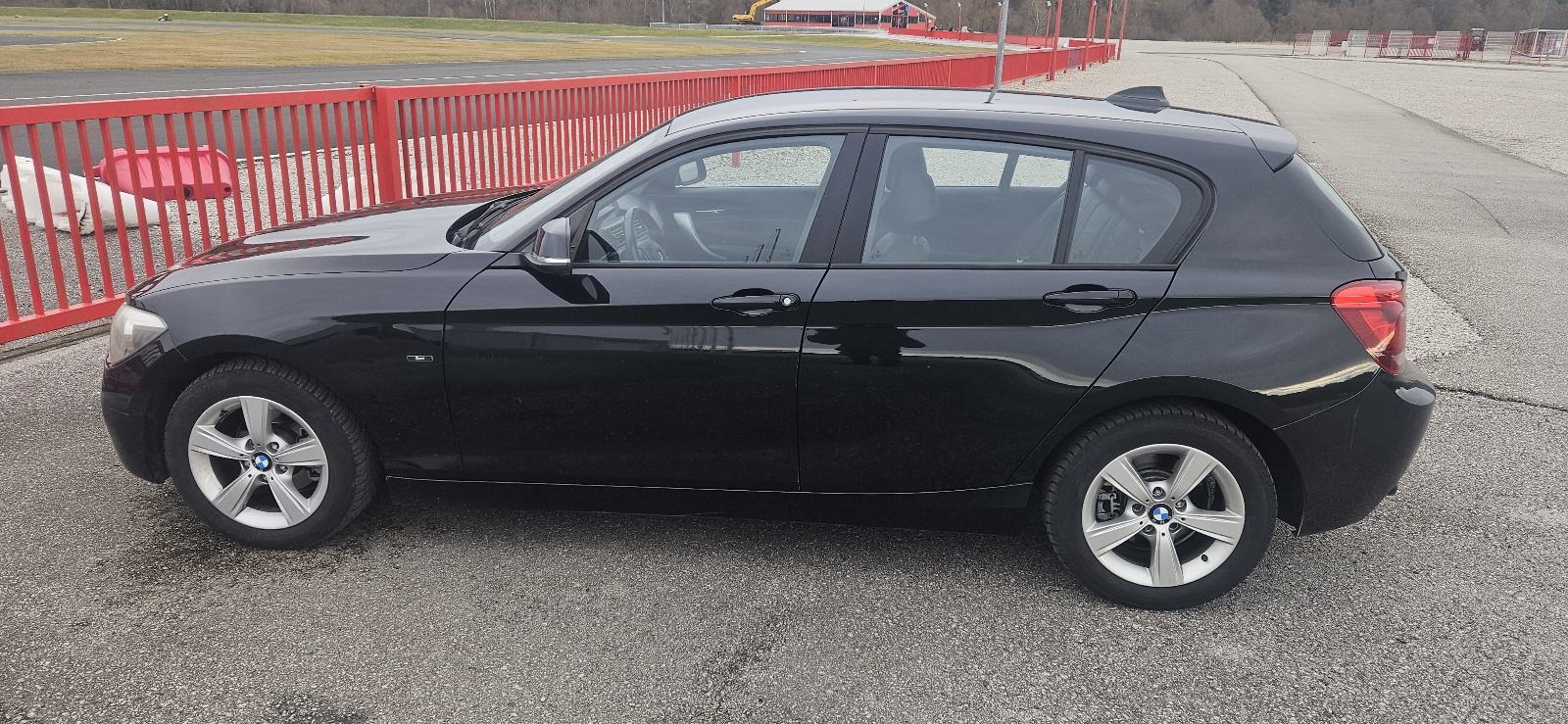 BMW serija 1 116 d Sport, fotografija 18