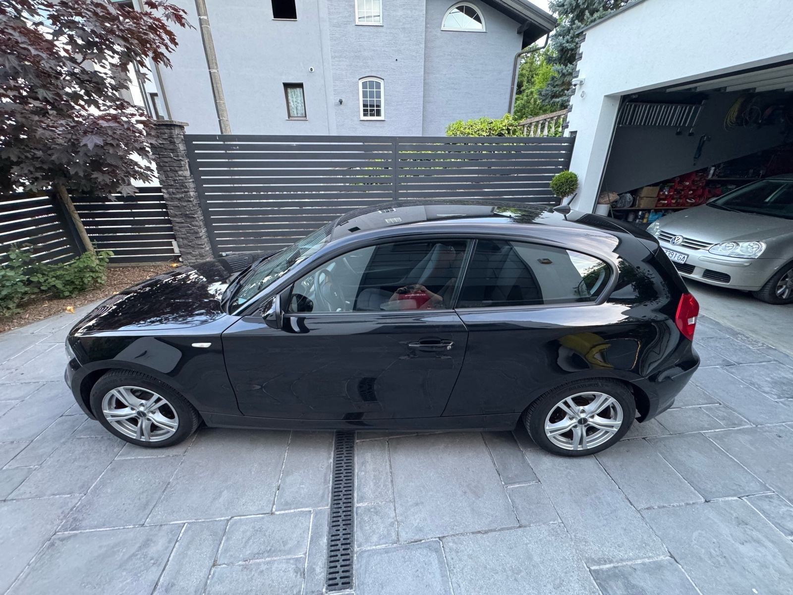 BMW serija 1 116i, carplay, originalni km, regan godinu dana., fotografija 4