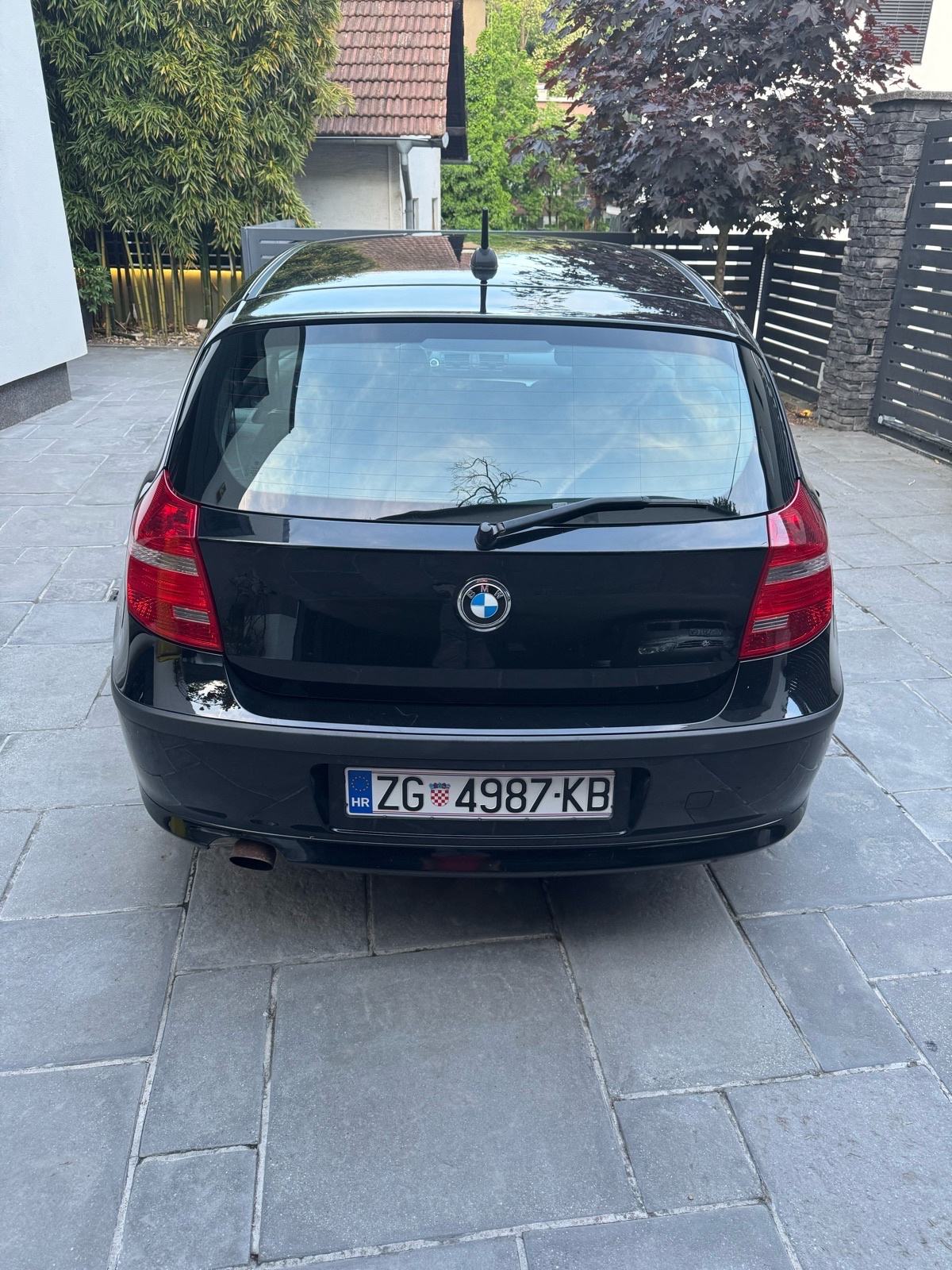 BMW serija 1 116i, carplay, originalni km, regan godinu dana., fotografija 3
