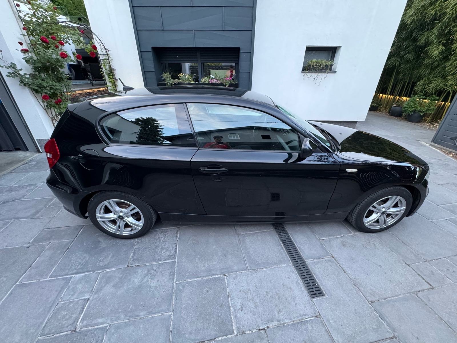 BMW serija 1 116i, carplay, originalni km, regan godinu dana., fotografija 2