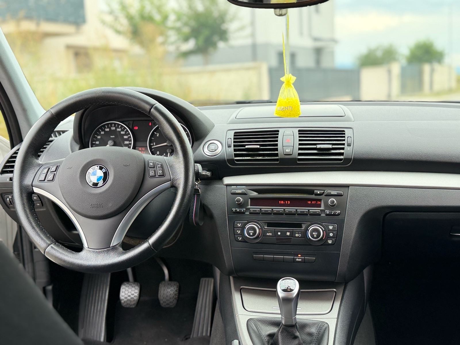 BMW serija 1 116i, fotografija 13