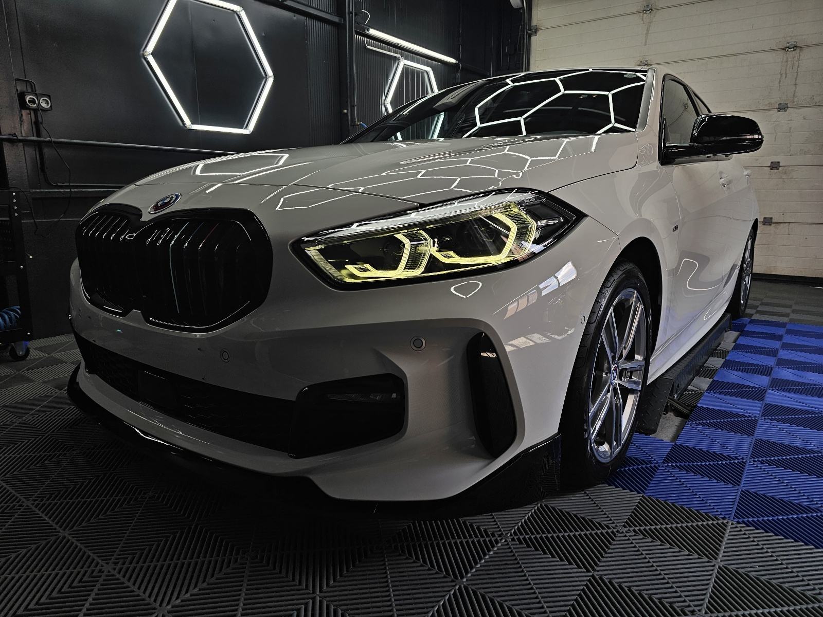 BMW serija 1 118d 150ks M paket 50th aniversary Performance sjedala, pogled izvana - slika 1