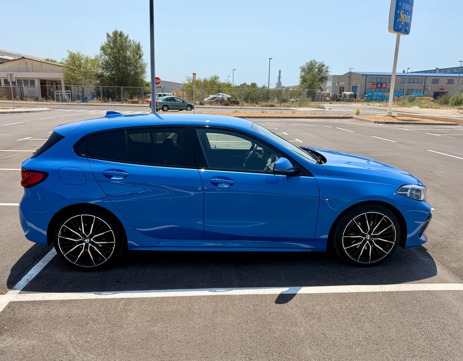 BMW 1 118d F40 M Sport - Top Stanje / M Performance 19" & 18", fotografija 7