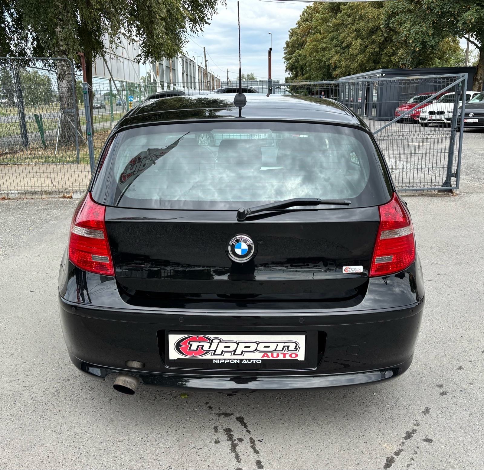 BMW serija 1 118d KLIMA - ALU - 6 BRZINA - PDC - AUTOKREDIT, pogled izvana - slika 5