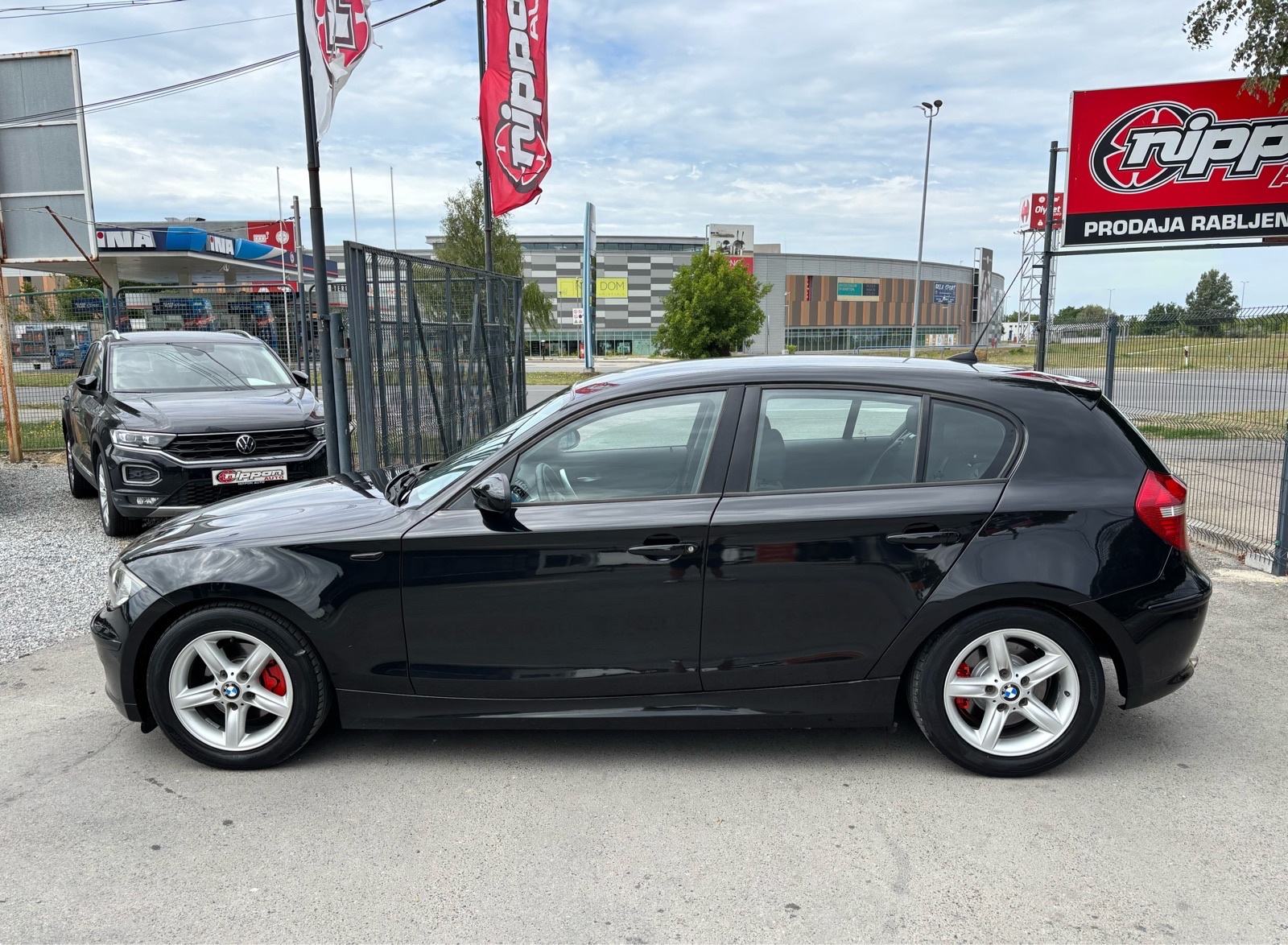 BMW serija 1 118d KLIMA - ALU - 6 BRZINA - PDC - AUTOKREDIT, pogled izvana - slika 3