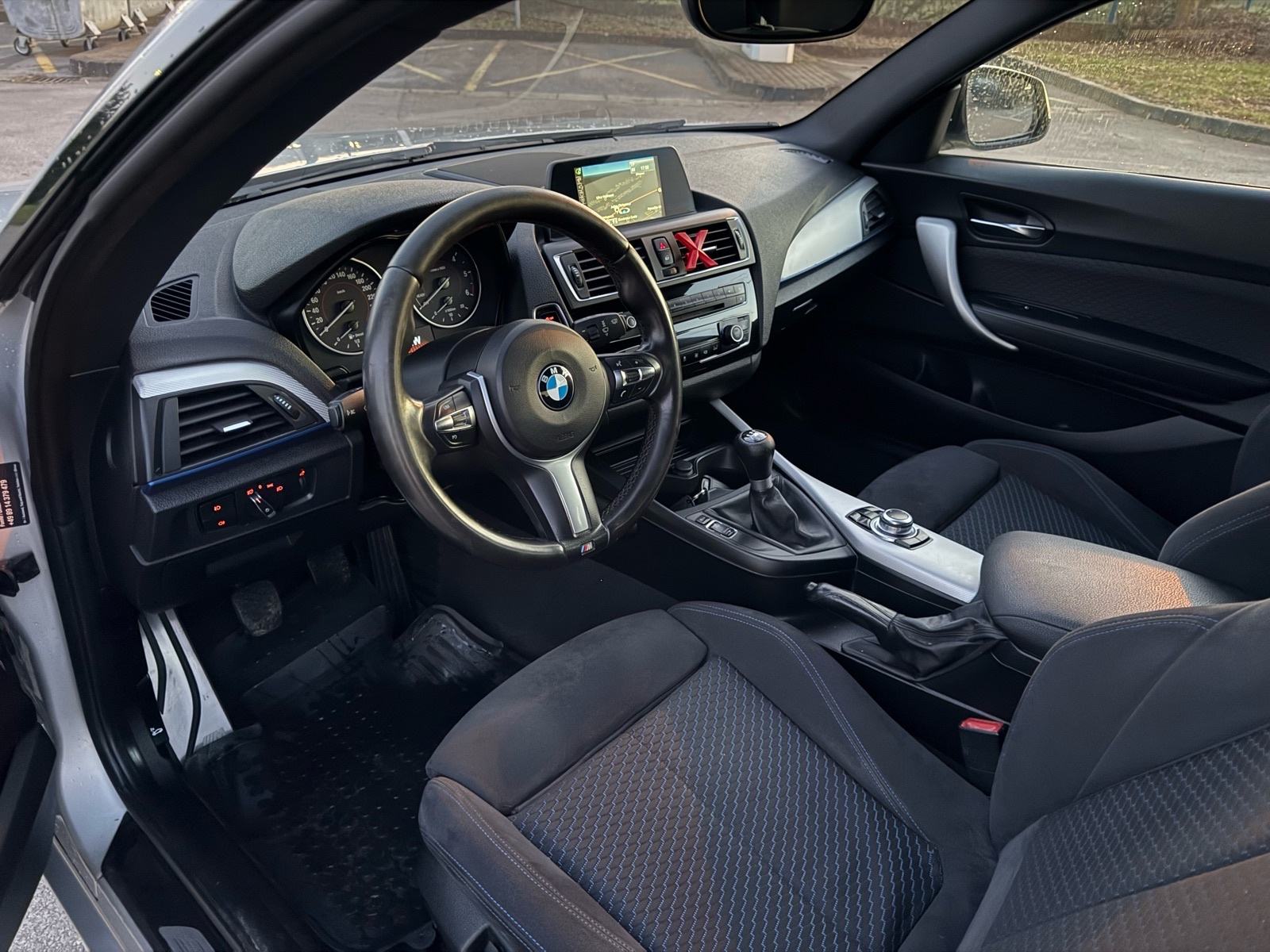 BMW serija 1 118d M PAKET,NAVI,LED,MF, 2 SETA KOTAČA,NOVE GUME, fotografija 9