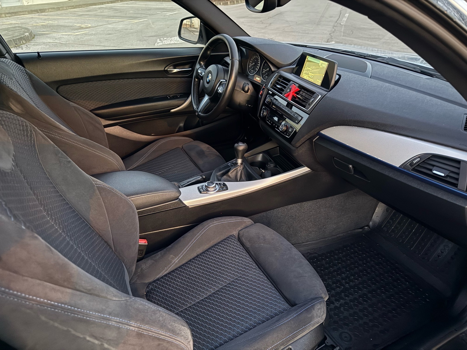 BMW serija 1 118d M PAKET,NAVI,LED,MF, 2 SETA KOTAČA,NOVE GUME, fotografija 11