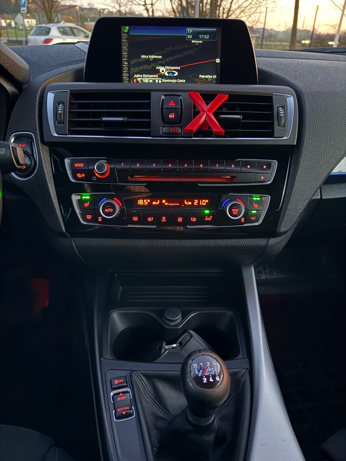 BMW serija 1 118d M PAKET,NAVI,LED,MF, 2 SETA KOTAČA,NOVE GUME, fotografija 18