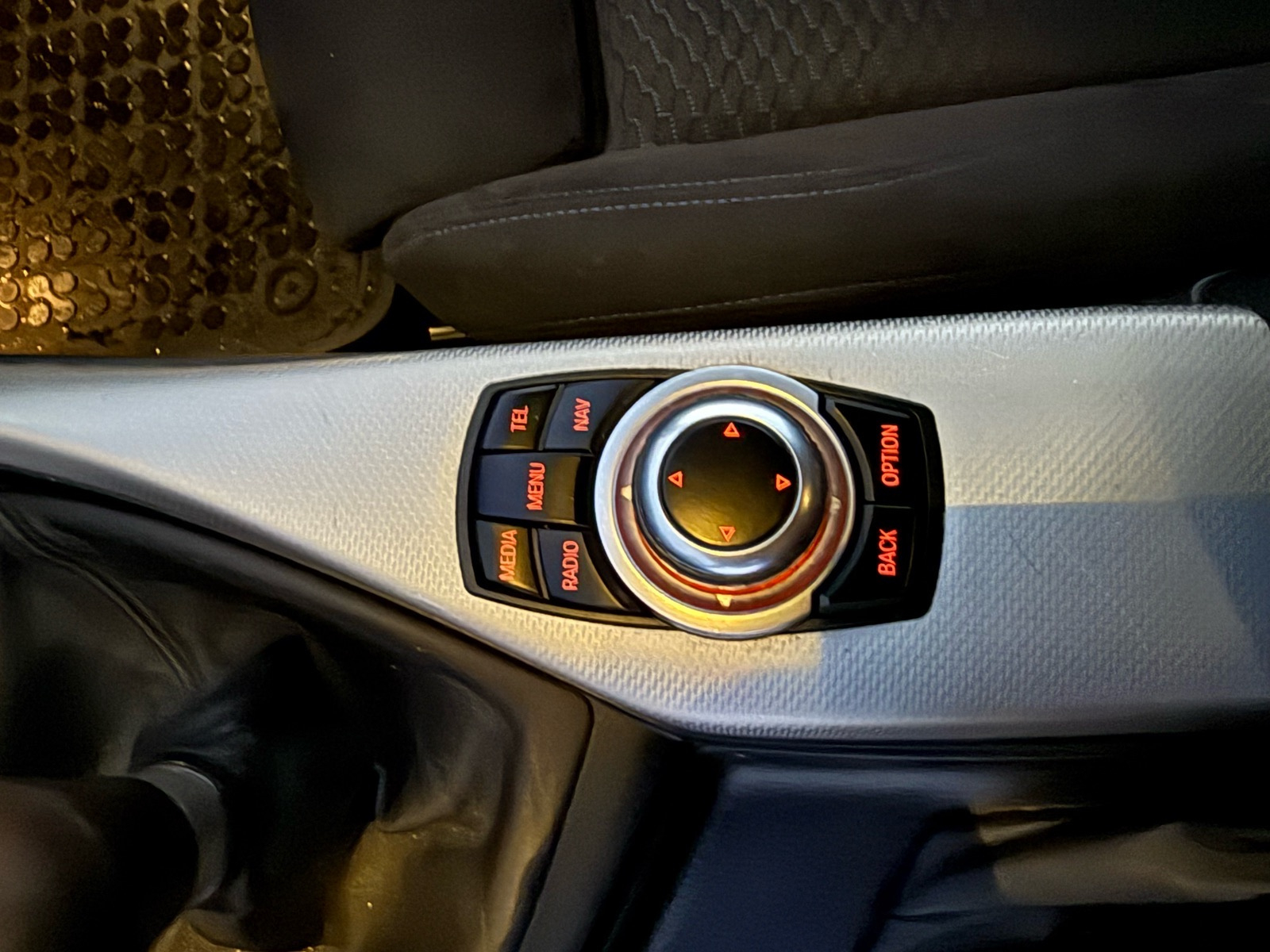 BMW serija 1 118d M PAKET,NAVI,LED,MF, 2 SETA KOTAČA,NOVE GUME, fotografija 19