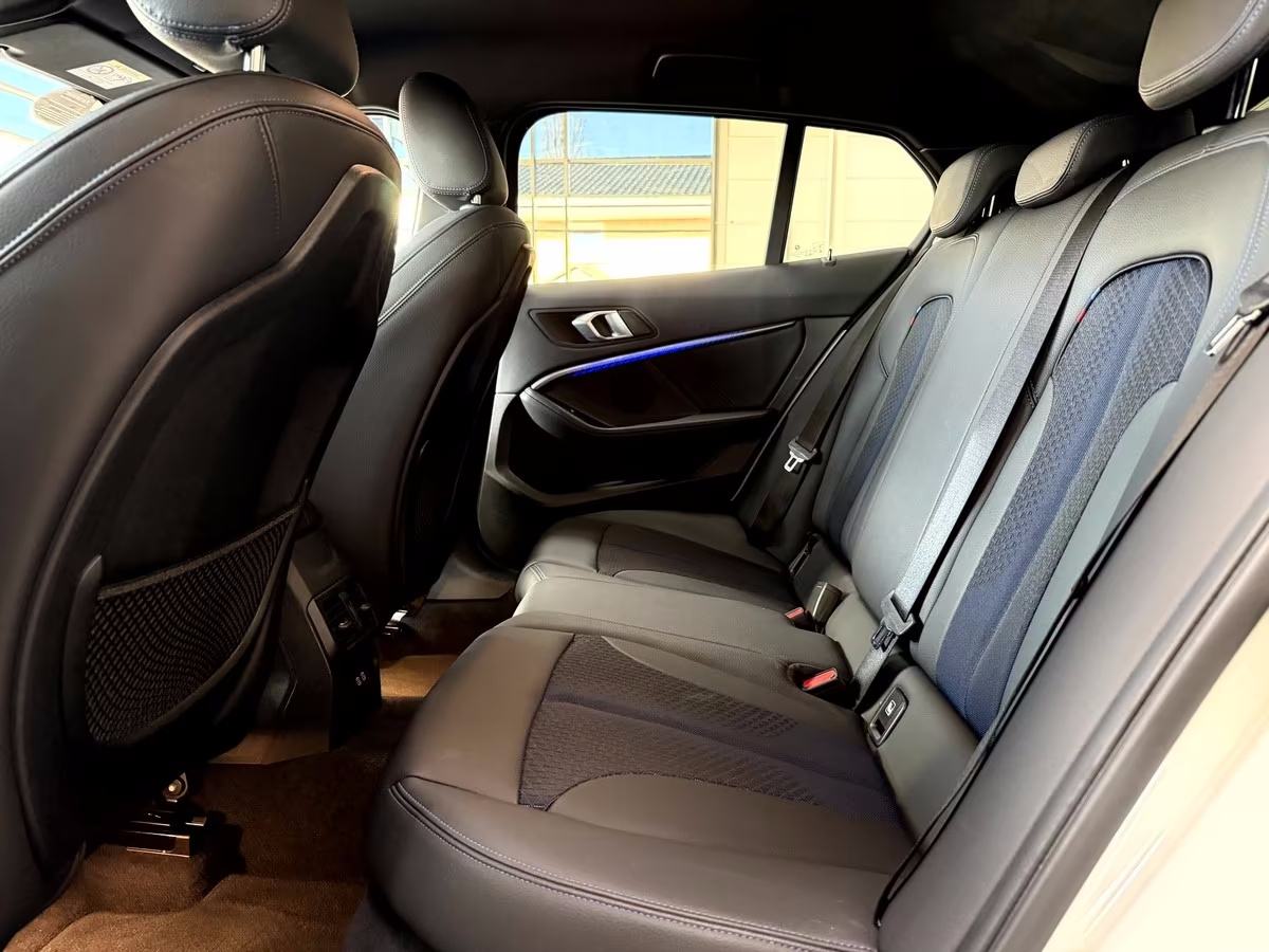 BMW serija 1 118d⭐️ M SPORT⭐️LED⭐️COCKPIT⭐️SPORTSKA SJEDALA⭐️, fotografija 6