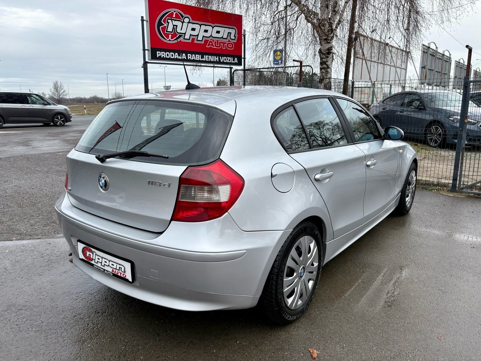 BMW serija 1 118d KLIMA - MAGLENKE - AUTOKREDIT, fotografija 6