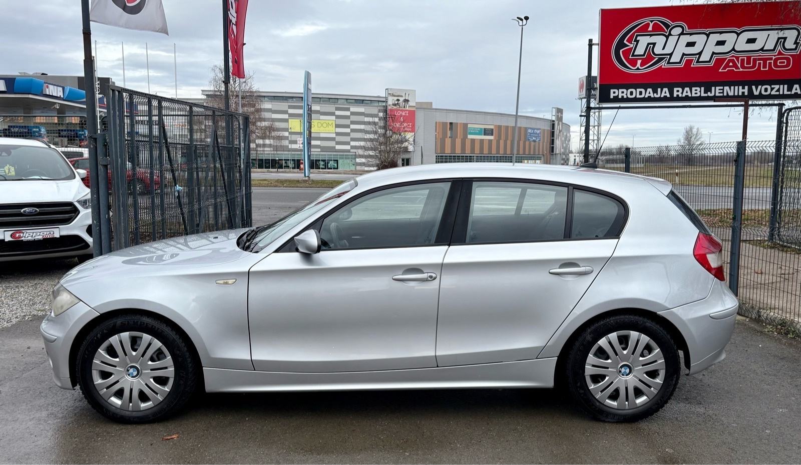 BMW serija 1 118d KLIMA - MAGLENKE - AUTOKREDIT, fotografija 3