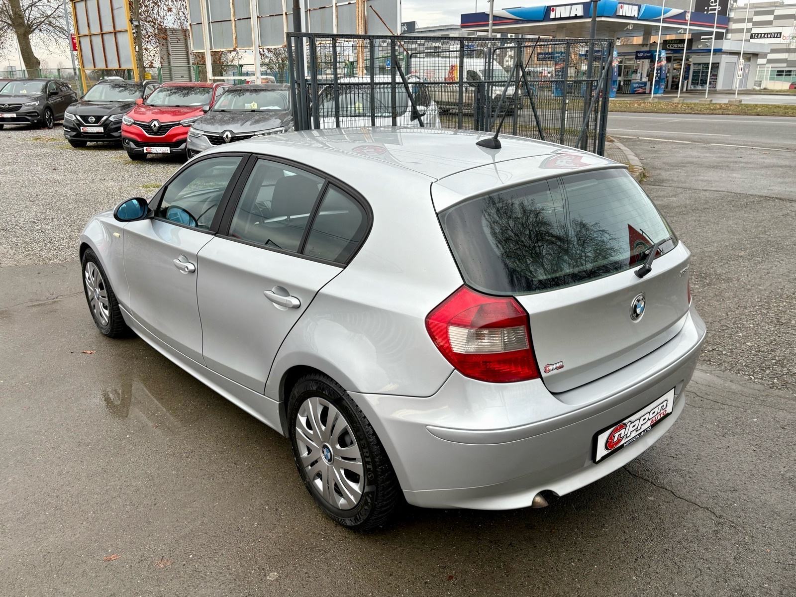 BMW serija 1 118d KLIMA - MAGLENKE - AUTOKREDIT, fotografija 4
