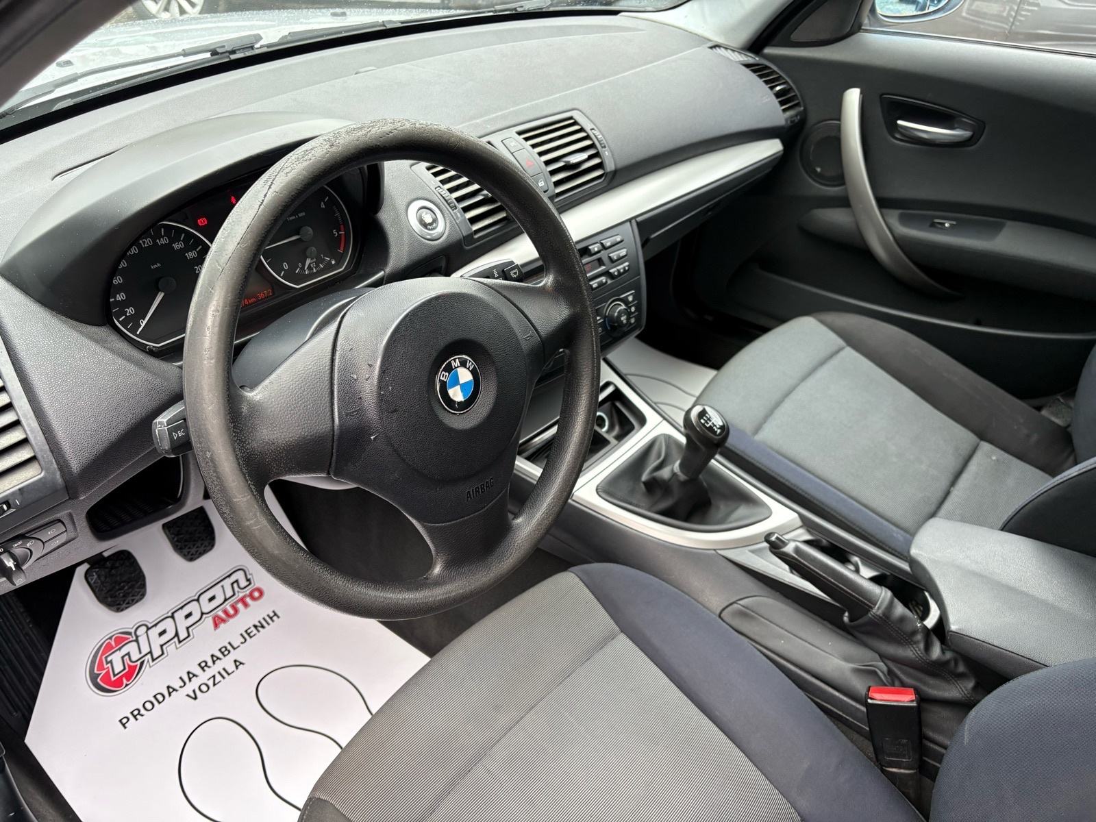 BMW serija 1 118d KLIMA - MAGLENKE - AUTOKREDIT, fotografija 9