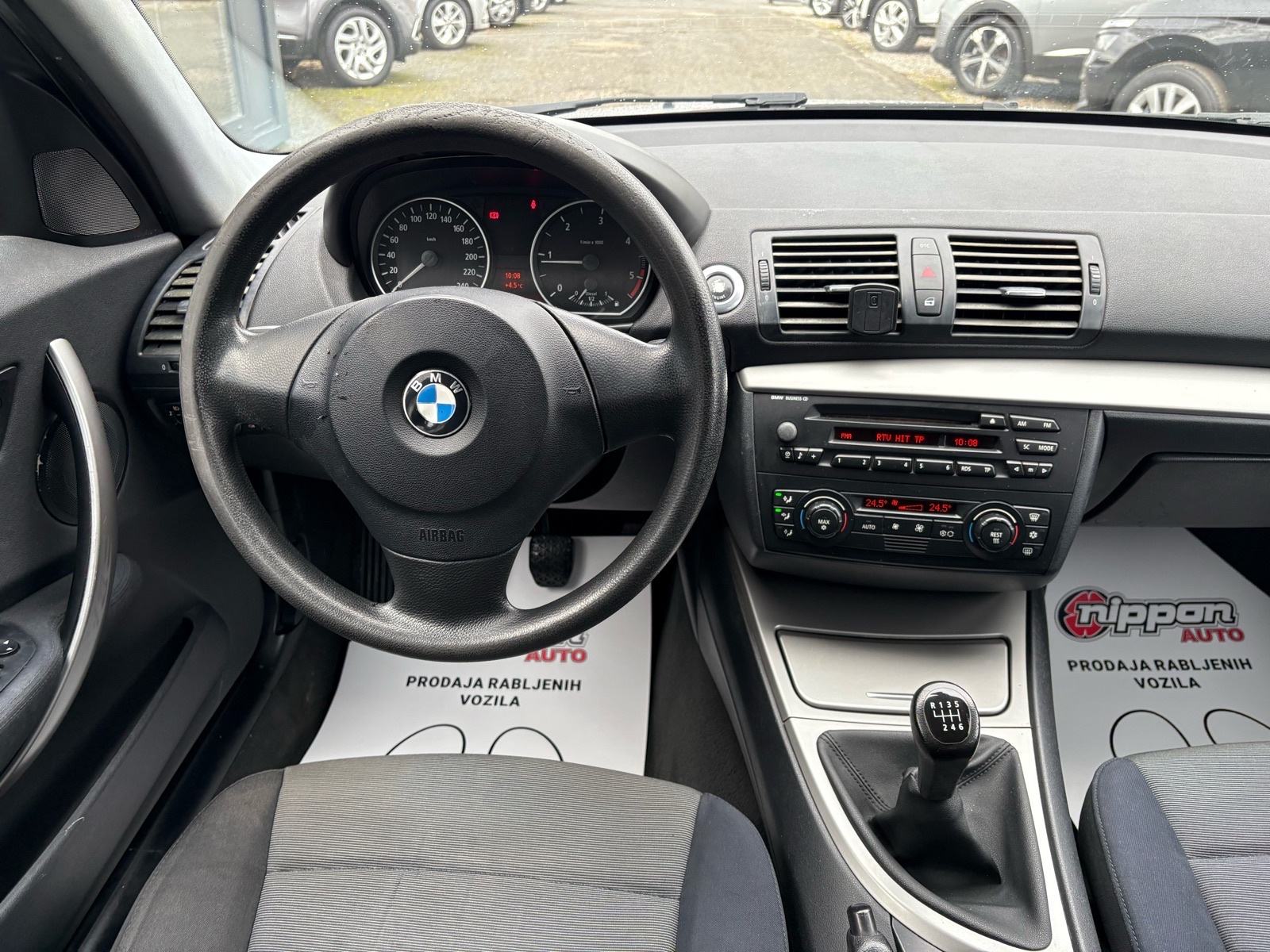 BMW serija 1 118d KLIMA - MAGLENKE - AUTOKREDIT, fotografija 12