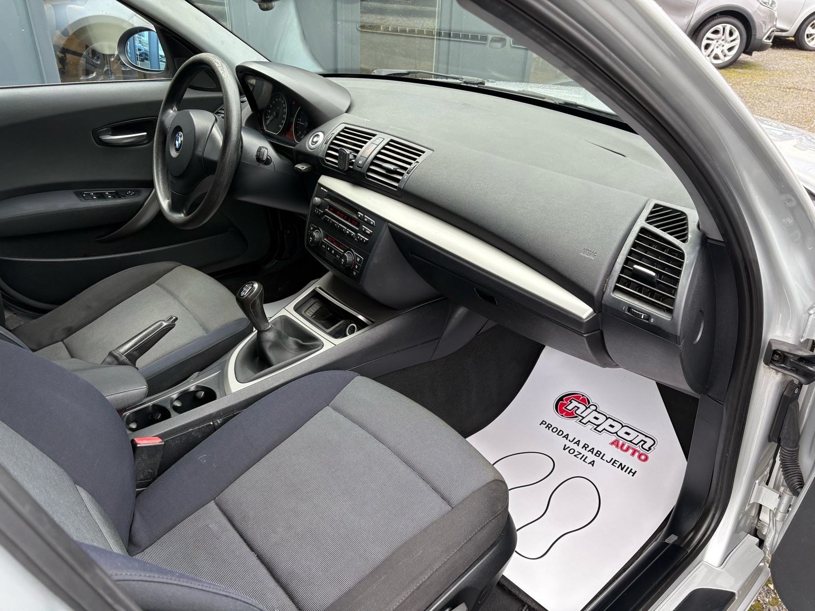 BMW serija 1 118d KLIMA - MAGLENKE - AUTOKREDIT, fotografija 16